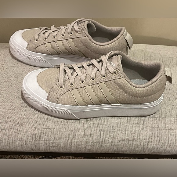 Adidas Beige Skater Sneakers with Platform White Toe, size 9.5 - Picture 4 of 10